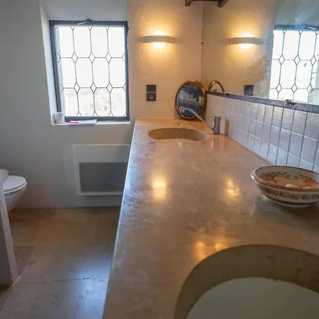 Mas Avec Vue Et Piscine Aux Portes Du Luberon Country house *